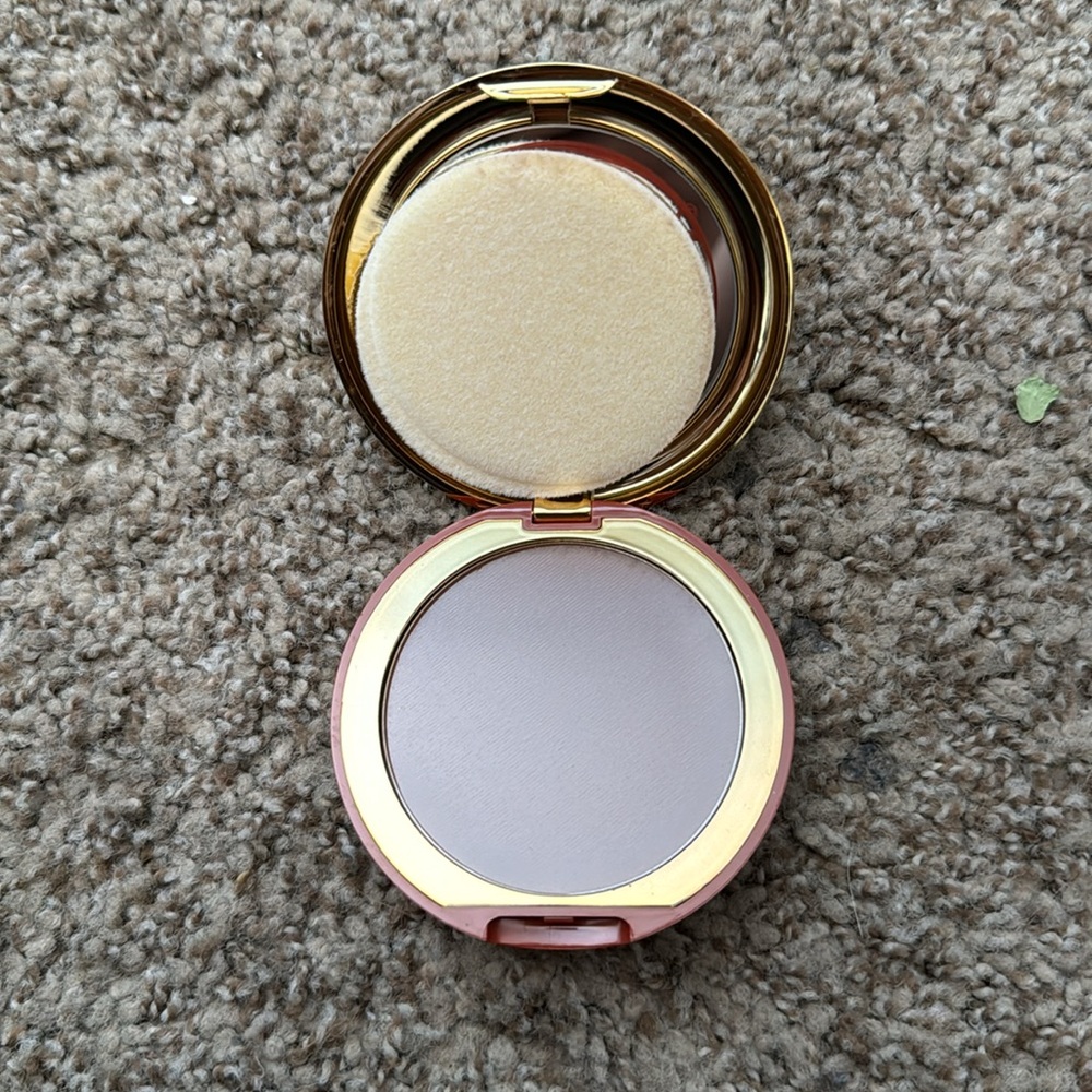 New never used Besame face powder - Picture 3 of 4